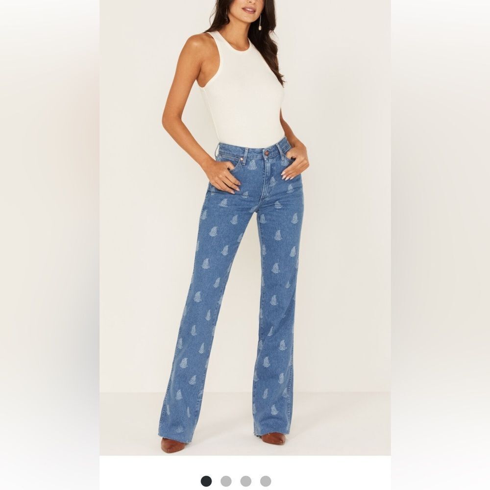 WRANGLER WOMEN'S MEDIUM WASH PAISLEY PRINT WESTWARD HIGH RISE BOOTCUT JEANS